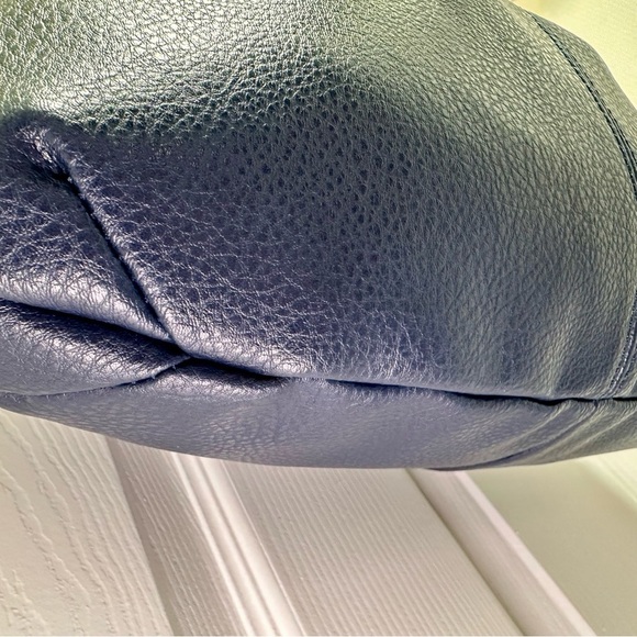 Noirvere Sleek Kaia Vegan Leather Navy Blue Hobo Bag - Picture 7 of 13